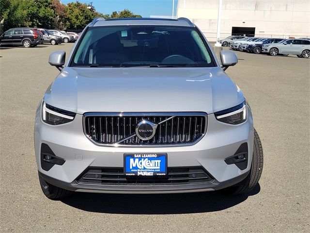 2024 Volvo XC40 Plus Bright Theme