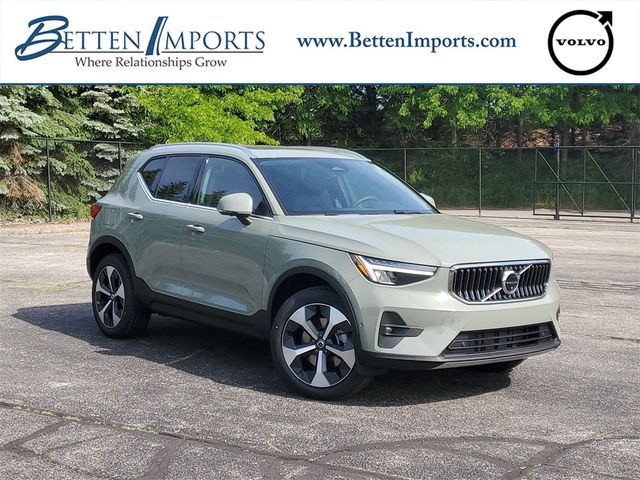 2024 Volvo XC40 Plus Bright Theme