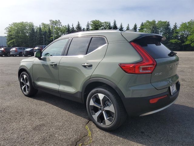 2024 Volvo XC40 Plus Bright Theme