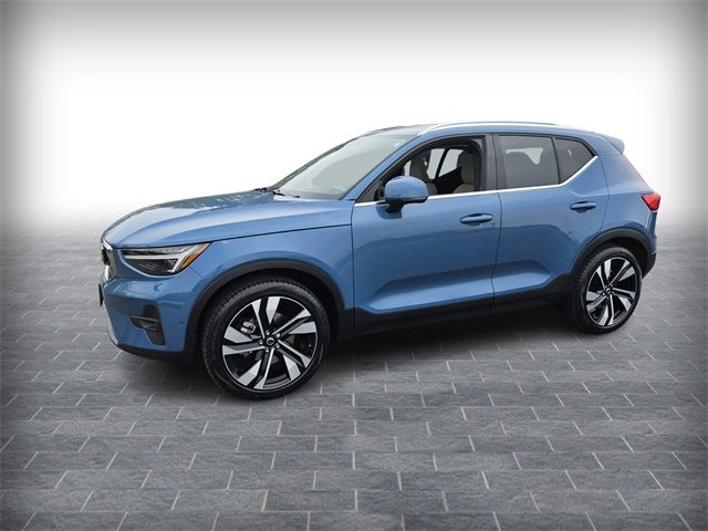 2024 Volvo XC40 Plus Bright Theme