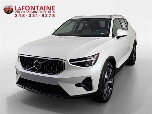 2024 Volvo XC40 Plus Bright Theme