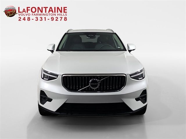 2024 Volvo XC40 Plus Bright Theme