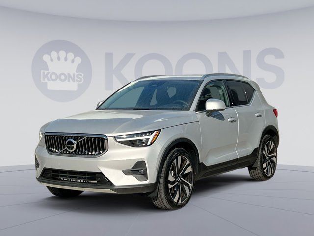 2024 Volvo XC40 Plus Bright Theme