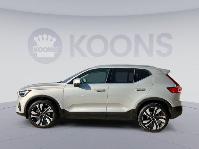 2024 Volvo XC40 Plus Bright Theme