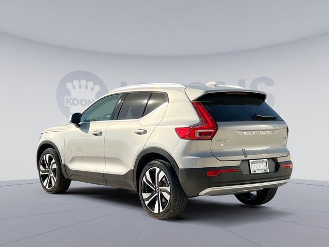 2024 Volvo XC40 Plus Bright Theme