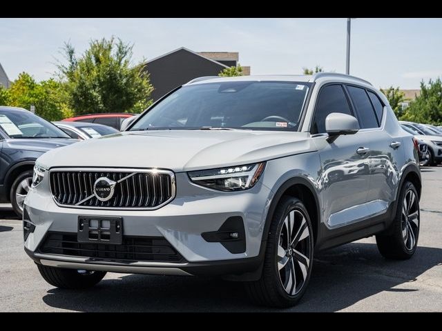 2024 Volvo XC40 Plus Bright Theme