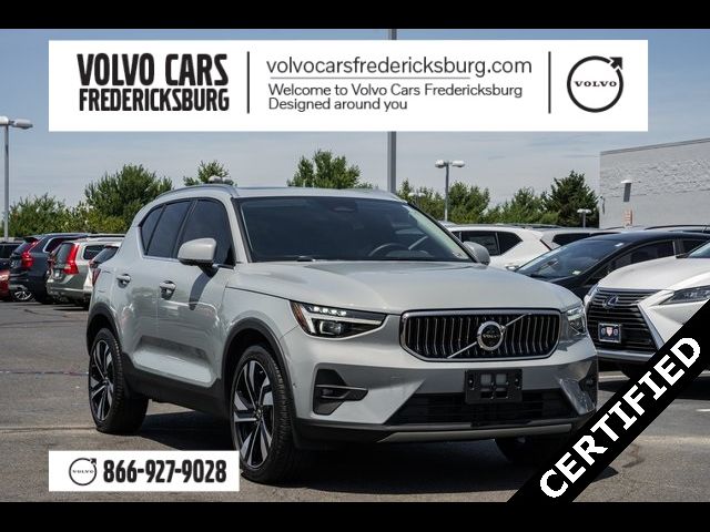 2024 Volvo XC40 Plus Bright Theme