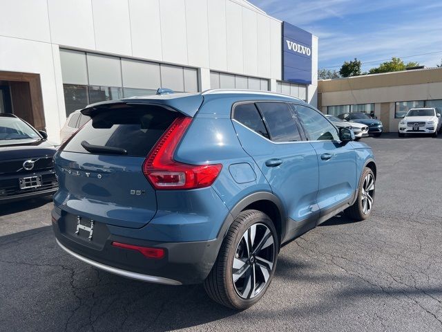 2024 Volvo XC40 Plus Bright Theme