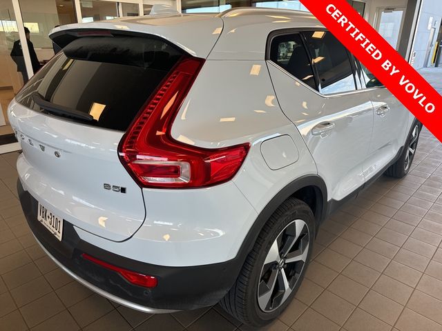 2024 Volvo XC40 Plus Bright Theme