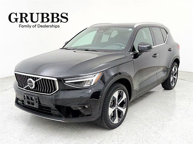 2024 Volvo XC40 Plus Bright Theme