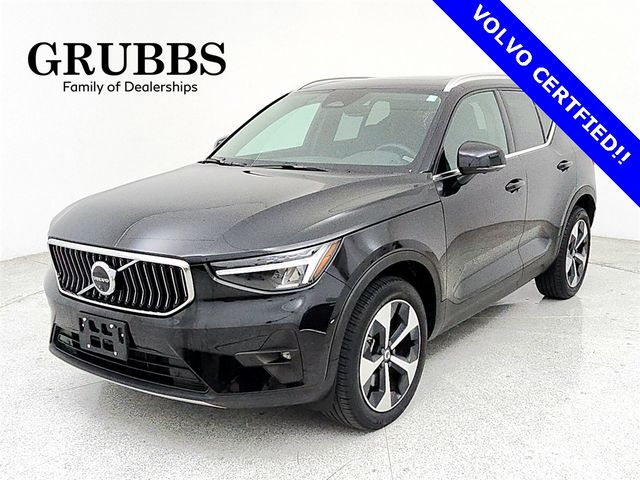 2024 Volvo XC40 Plus Bright Theme