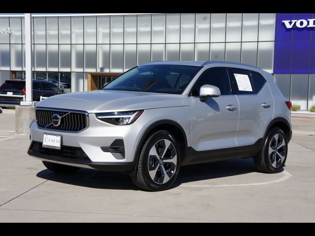 2024 Volvo XC40 Plus Bright Theme