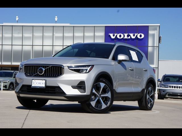 2024 Volvo XC40 Plus Bright Theme