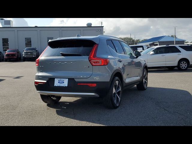 2024 Volvo XC40 Plus Bright Theme