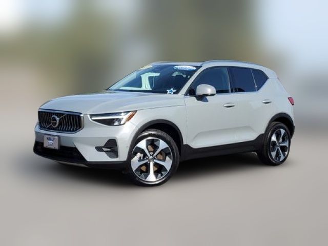 2024 Volvo XC40 Plus Bright Theme