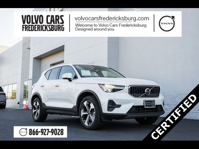 2024 Volvo XC40 Plus Bright Theme