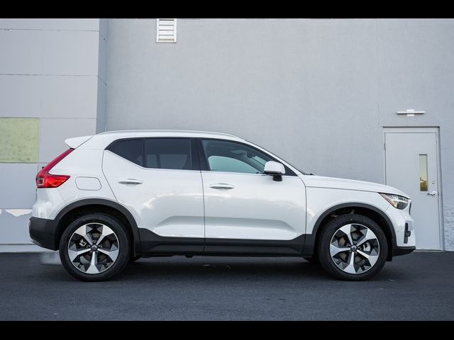 2024 Volvo XC40 Plus Bright Theme