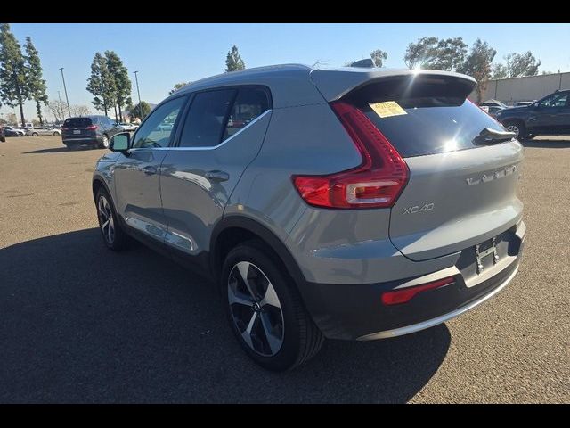 2024 Volvo XC40 Plus Bright Theme