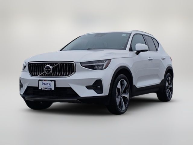 2024 Volvo XC40 Plus Bright Theme