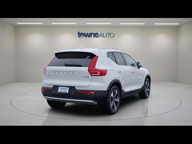2024 Volvo XC40 Plus Bright Theme