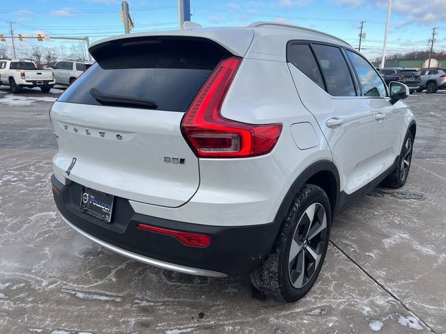 2024 Volvo XC40 Plus Bright Theme