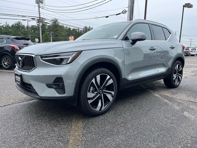 2024 Volvo XC40 Plus Bright Theme