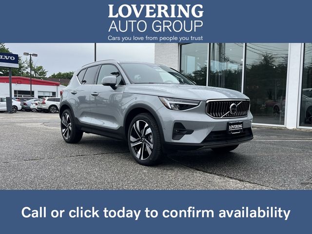 2024 Volvo XC40 Plus Bright Theme