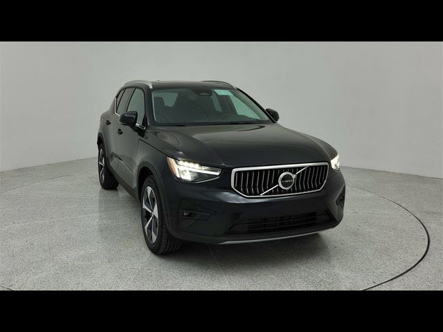 2024 Volvo XC40 Plus Bright Theme