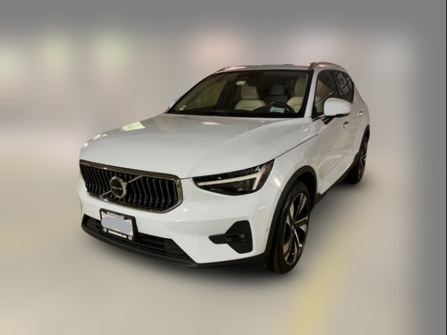 2024 Volvo XC40 Plus Bright Theme