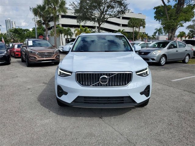 2024 Volvo XC40 Plus Bright Theme