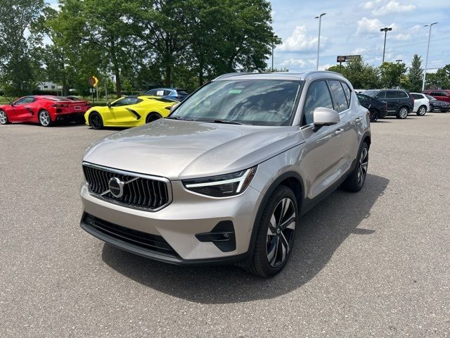 2024 Volvo XC40 Plus Bright Theme