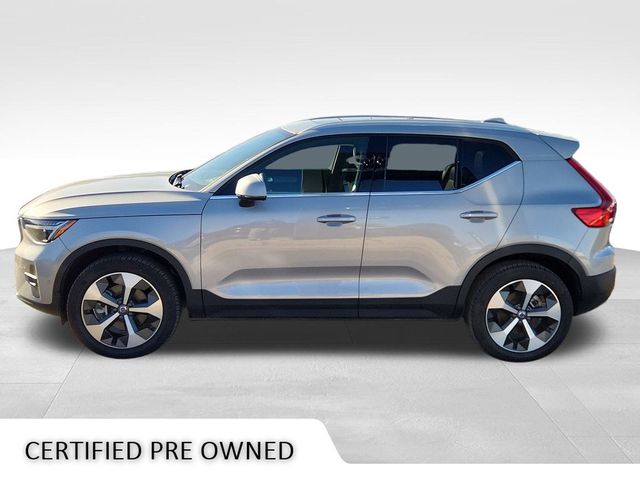 2024 Volvo XC40 Plus Bright Theme