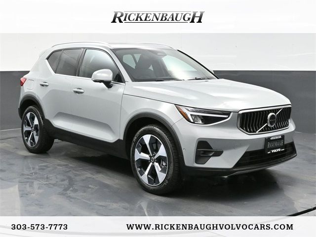 2024 Volvo XC40 Plus Bright Theme