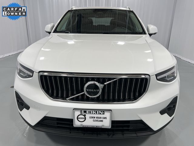 2024 Volvo XC40 Plus Bright Theme