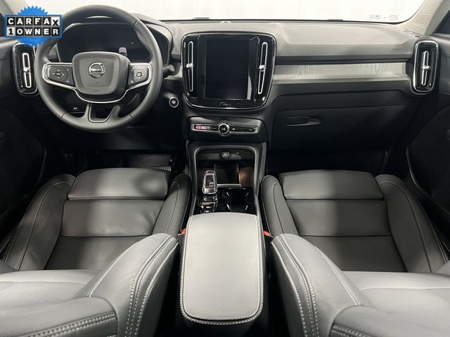 2024 Volvo XC40 Plus Bright Theme