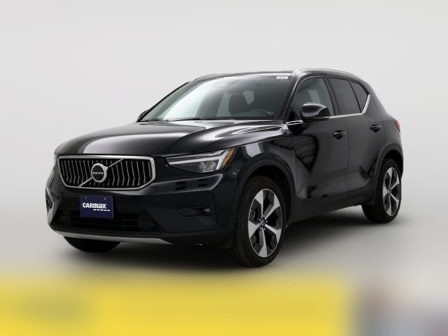 2024 Volvo XC40 Plus Bright Theme