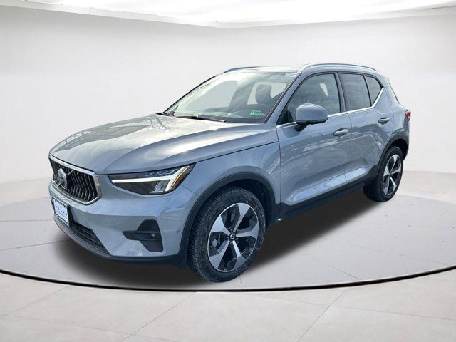 2024 Volvo XC40 Plus Bright Theme