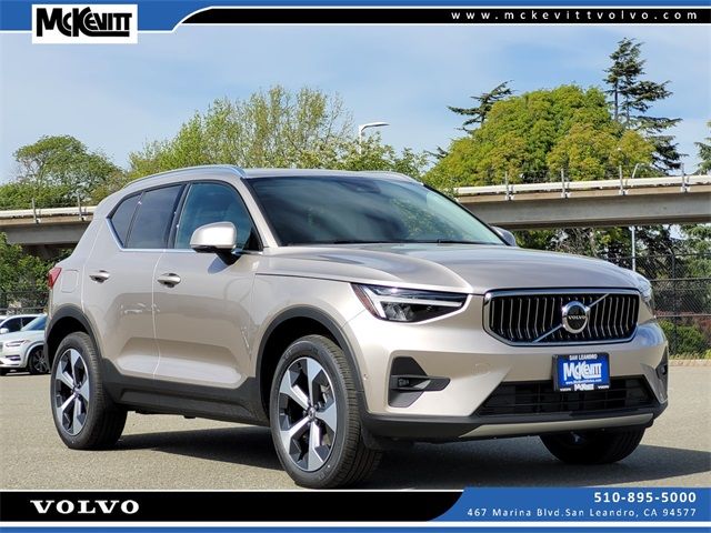 2024 Volvo XC40 Plus Bright Theme