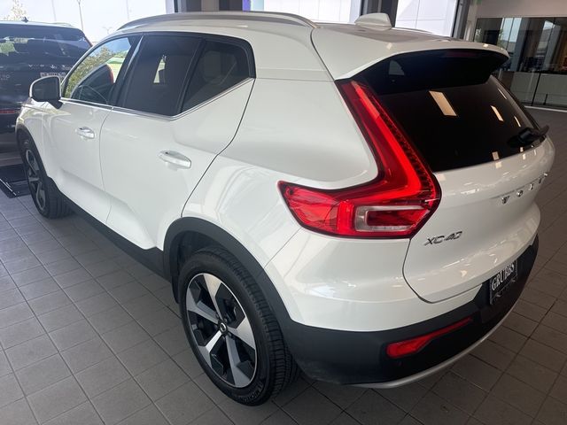 2024 Volvo XC40 Plus Bright Theme