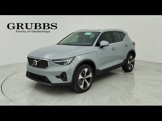 2024 Volvo XC40 Plus Bright Theme