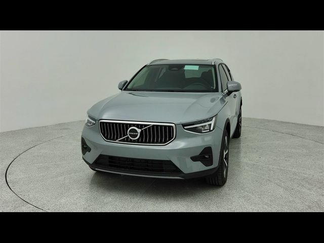 2024 Volvo XC40 Plus Bright Theme