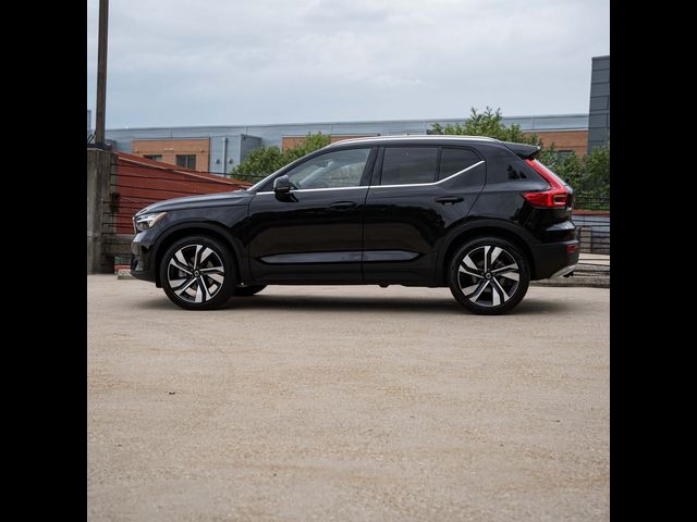 2024 Volvo XC40 Plus Bright Theme