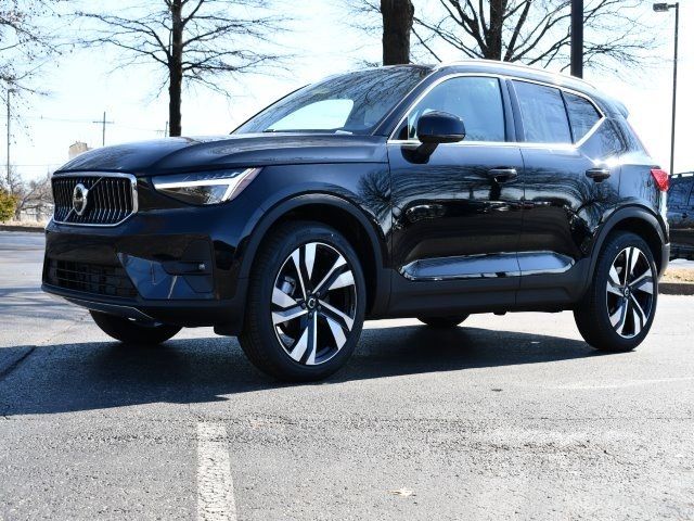 2024 Volvo XC40 Plus Bright Theme