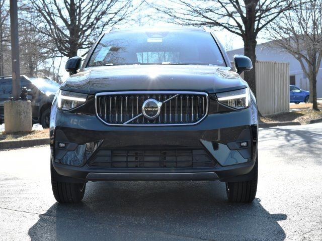 2024 Volvo XC40 Plus Bright Theme