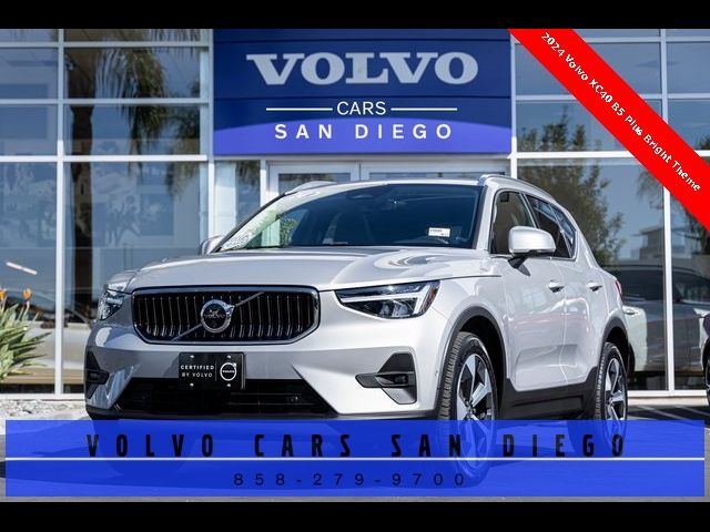 2024 Volvo XC40 Plus Bright Theme