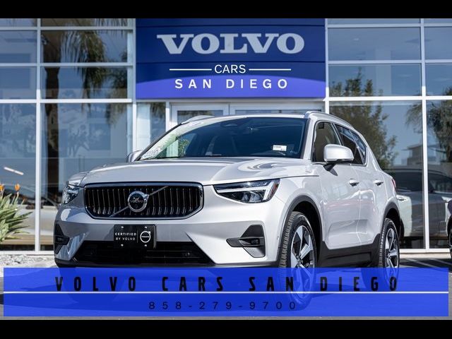 2024 Volvo XC40 Plus Bright Theme