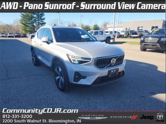 2024 Volvo XC40 Plus Bright Theme