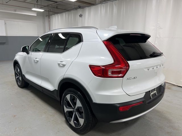 2024 Volvo XC40 Plus Bright Theme