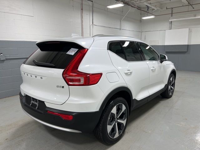 2024 Volvo XC40 Plus Bright Theme