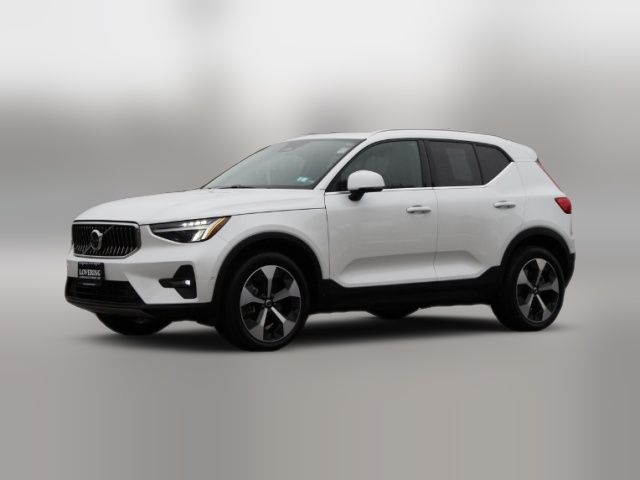 2024 Volvo XC40 Plus Bright Theme